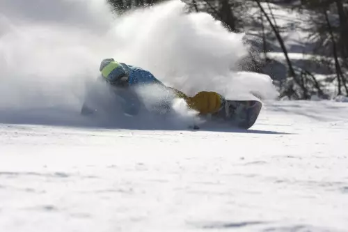 corso-di-snowboard-per-bambini-ragazzi-e-adulti-andrea-bandi-maestro-snowboard-sestriere-sestriere